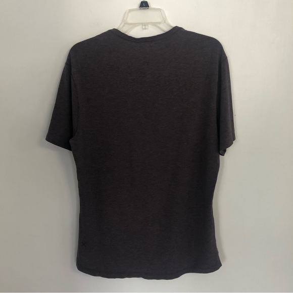 Lululemon Men V-Neck Short Sleeve T-Shirt Sz M - Picture 6 of 9